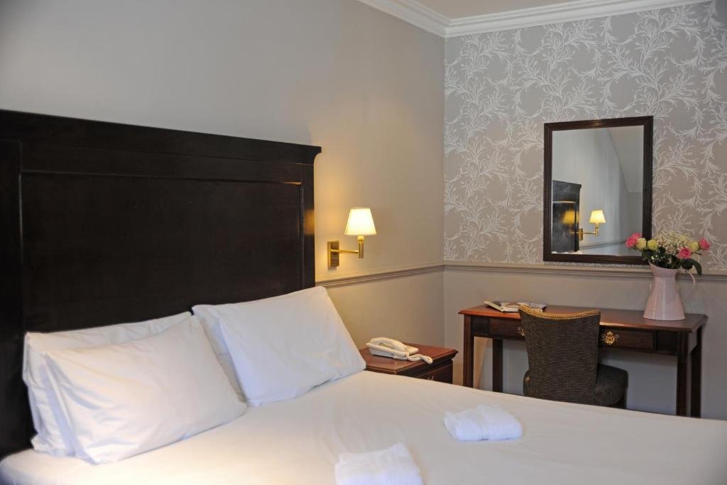 The Crown Hotel Framlingham Room photo